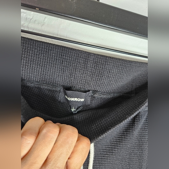 Monrow Black Ribbed Drawstring Joggers - Picture 5 of 9